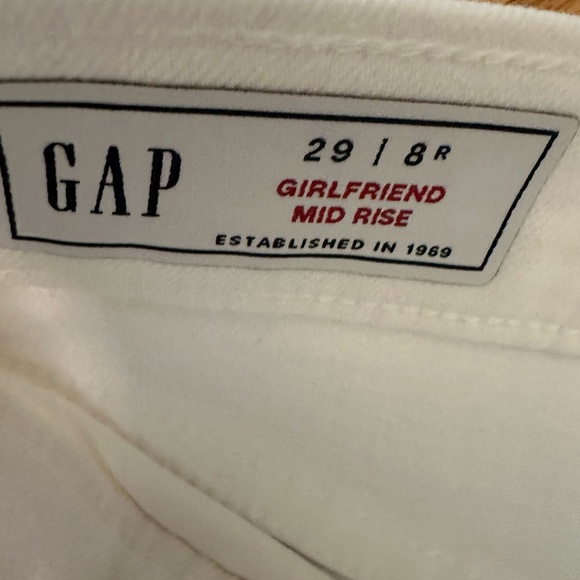 NWT Gap Girlfriend Mid Rise White Jeans - Picture 6 of 6